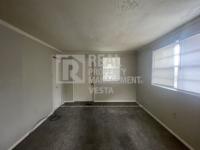 Building Photo - 4940 Faubus Ave