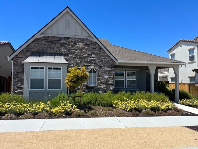 Primary Photo - 3005 Shasta Wy