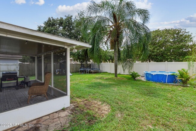 Building Photo - 1658 Hudderfield Cir W
