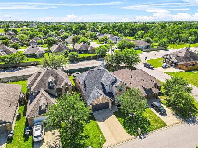 Building Photo - 3802 Snowdance Ct