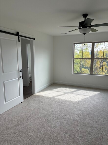 Building Photo - 1704 Bennett Village Dr