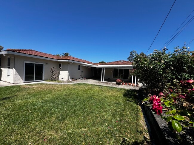 Building Photo - 2260 Crocker Way
