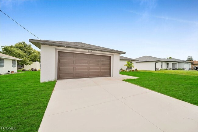 Building Photo - 1829 NW 7th Pl