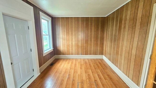 Building Photo - 490 Grand St