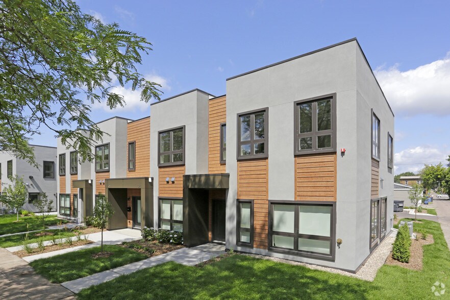 Building Photo - CMM Lowry Row Homes