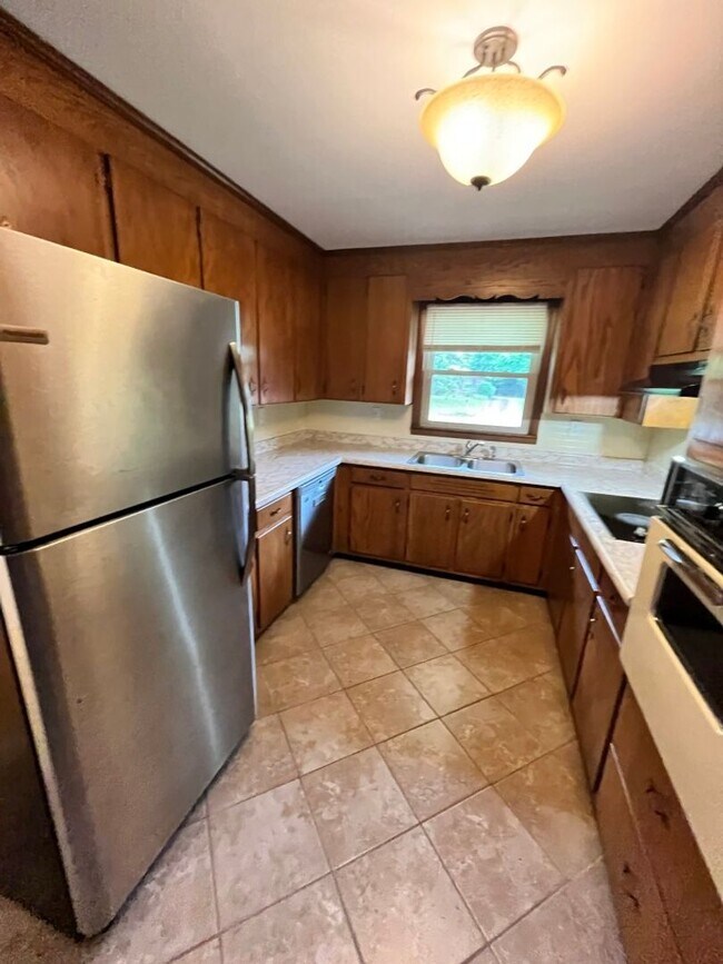 Building Photo - Centrally located Ranch Style Home in Murf...