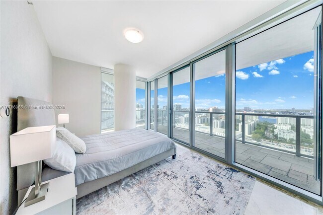 Building Photo - 17001 Collins Ave