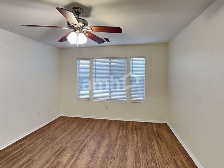 Building Photo - 2030 S 87th St