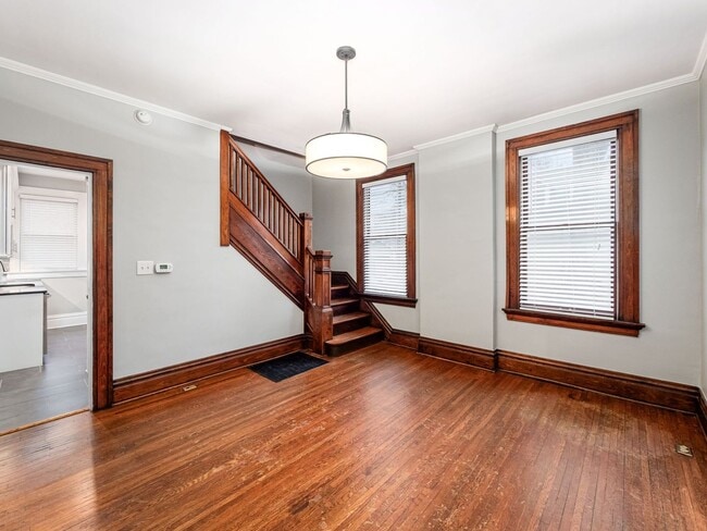 Building Photo - Central German Village Location!