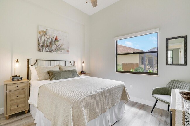 Building Photo - 10735 Lantana Rd