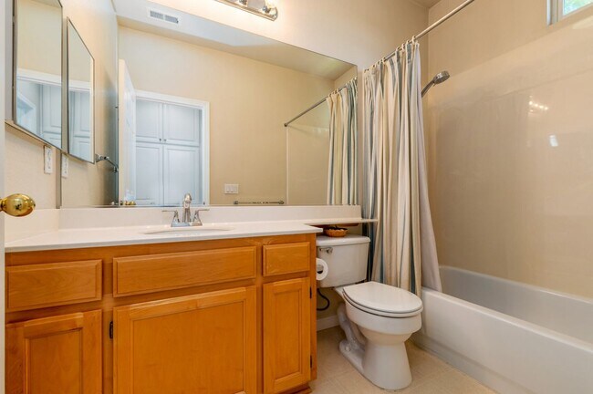 Building Photo - 3102 Cassia Ct