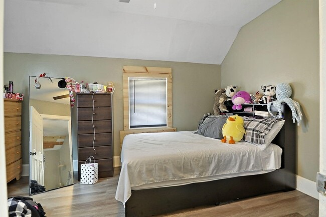 Building Photo - 5619 14th Ave