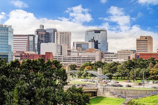 Building Photo - 2315 Swift Blvd