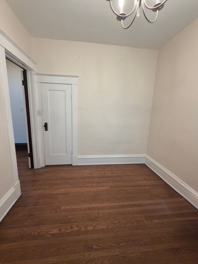 Building Photo - Spacious 4-Bedroom Home with Fenced Yard &...