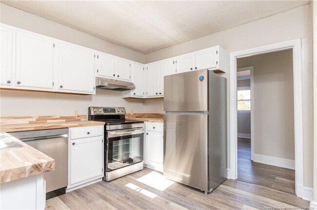 Building Photo - 6341 Cliffdale Rd