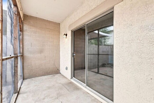 Building Photo - Spacious 3BR/2BA West Tucson Home | Open-Concept Living & Carpet-Free Interior