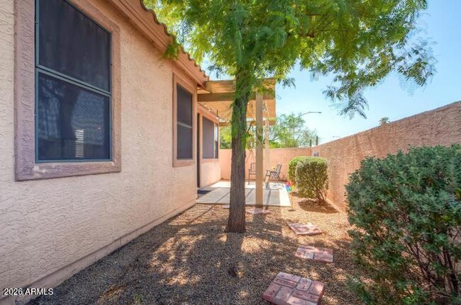 Building Photo - 1425 S Lindsay Rd