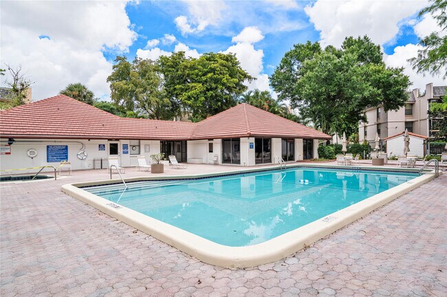 Building Photo - 8437 Forest Hills Dr