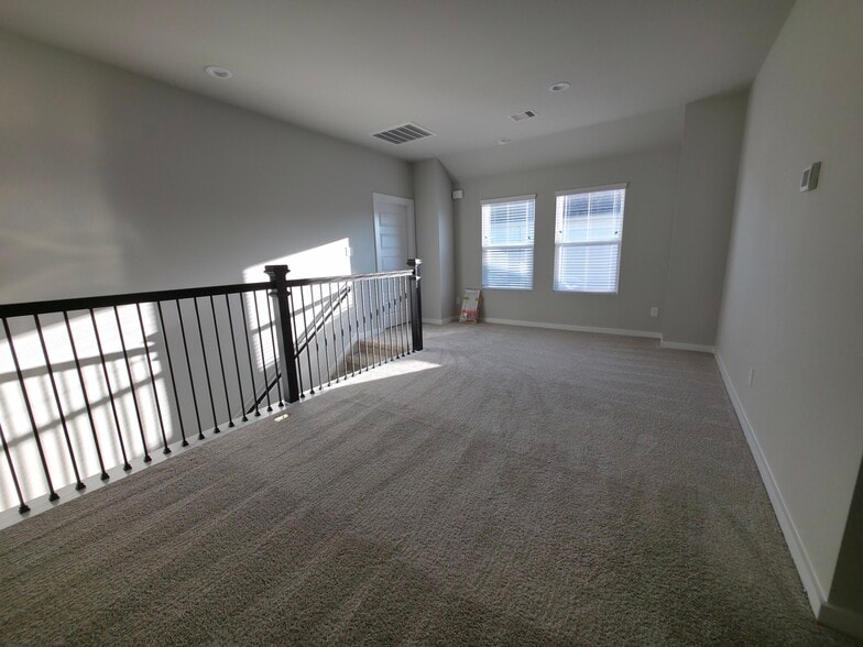 Building Photo - 2626 Finley