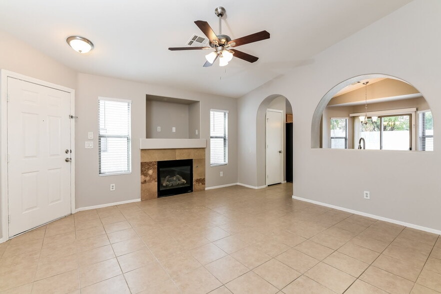 Building Photo - 6743 Bison Creek St