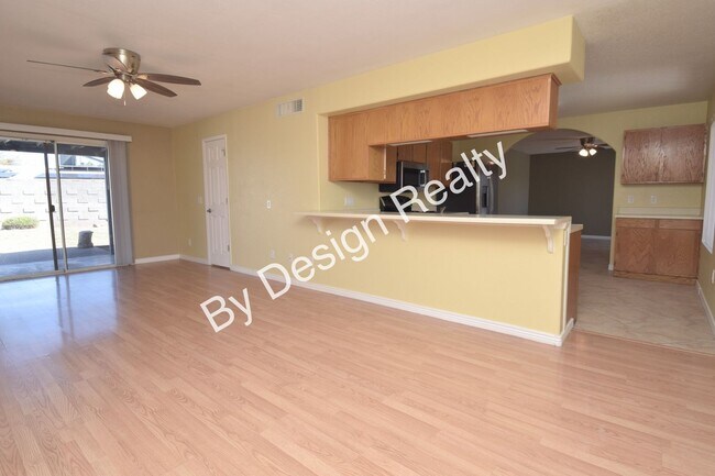 Building Photo - Eastside 3 Bed 2 Bath Gem with 2 Car Garage and Large Private Fenced Yard