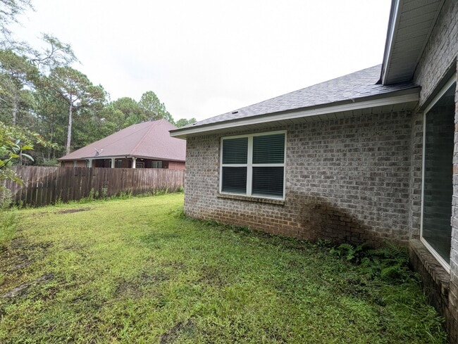 Building Photo - 7246 Siesta St