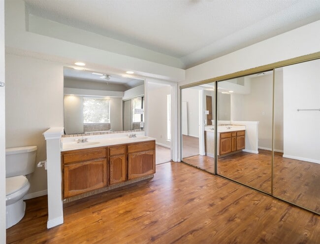 Building Photo - 10906 Canarywood Dr