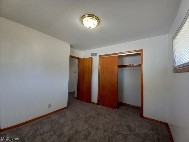 Building Photo - 567 Stetler Ave