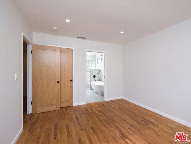 Building Photo - 2933 Acresite St