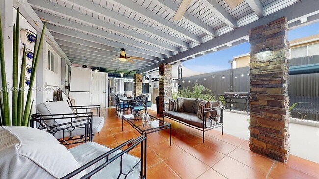 Building Photo - 16247 SW 92nd Terrace