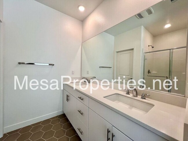 Building Photo - 2156 Willow Wisp