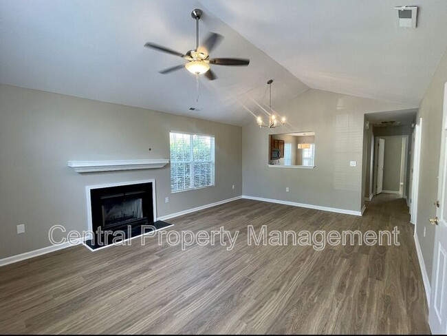 Building Photo - 320 Woodruff Park Ln