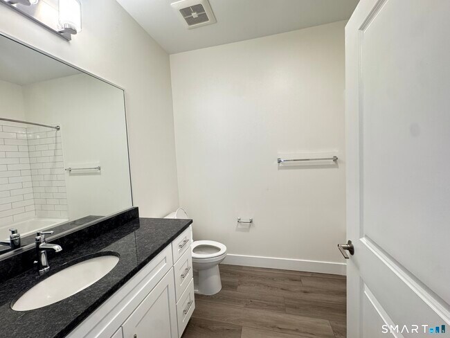 Building Photo - 414 Berlin Tpke