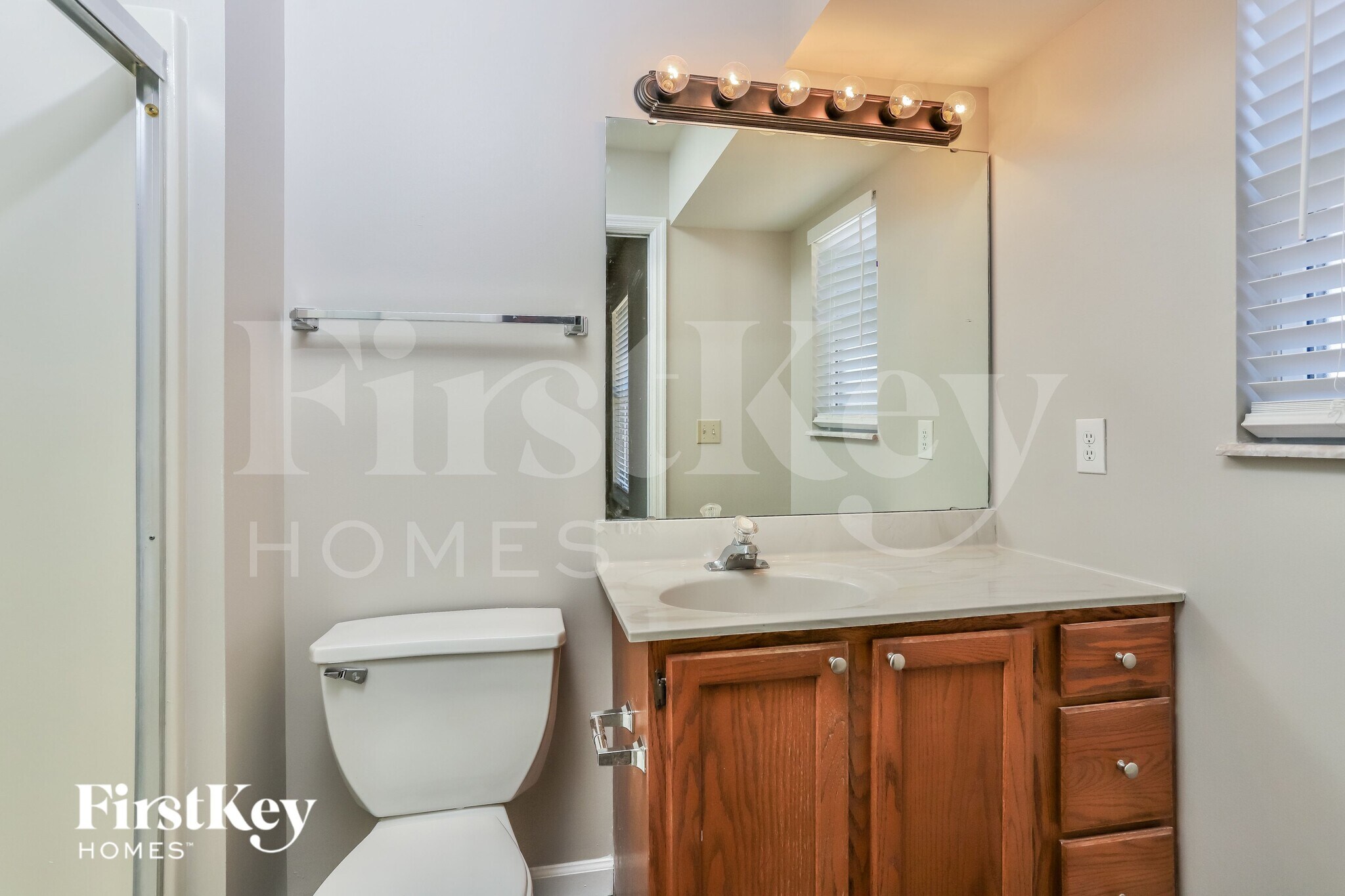 Building Photo - 70 Fawn Oaks Dr