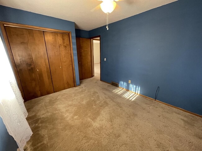 Building Photo - 1608 Mitchell Dr