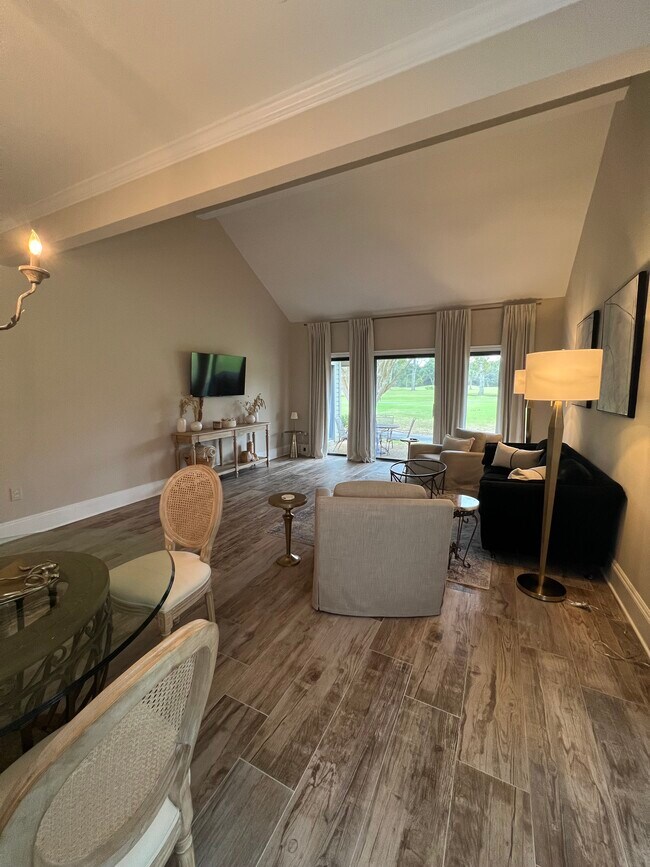 Building Photo - 60 Carnoustie Rd