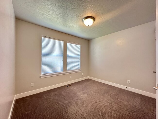 Building Photo - Great Home in Lehi Now Available!