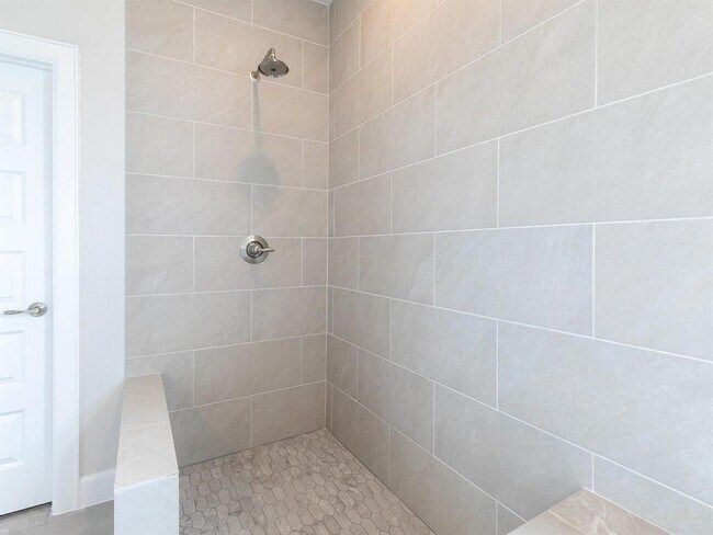 Building Photo - 2808 Grand Fountains Dr