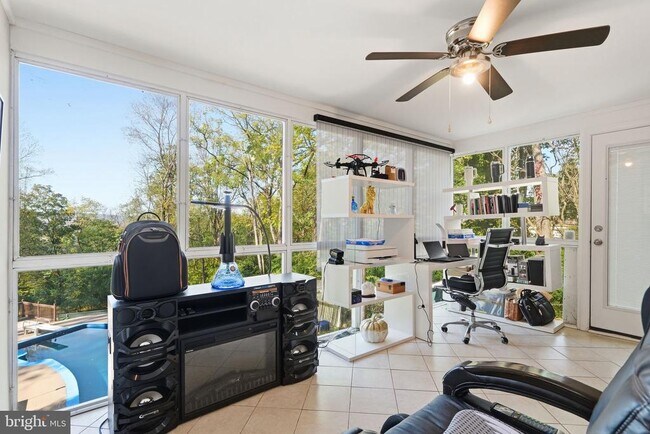 Building Photo - 5642 Jefferson Blvd