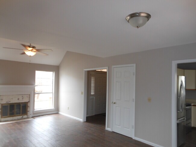 Building Photo - 4127 Lake Mist Dr NW