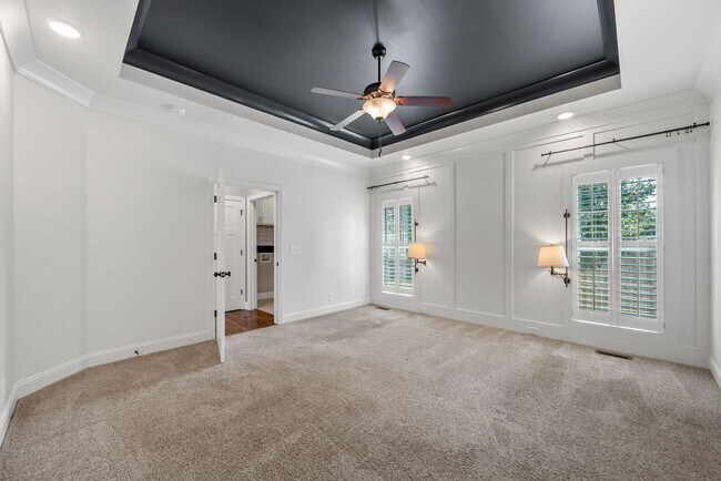 Building Photo - Elegant 4-Bedroom Home with Vaulted Ceilin...