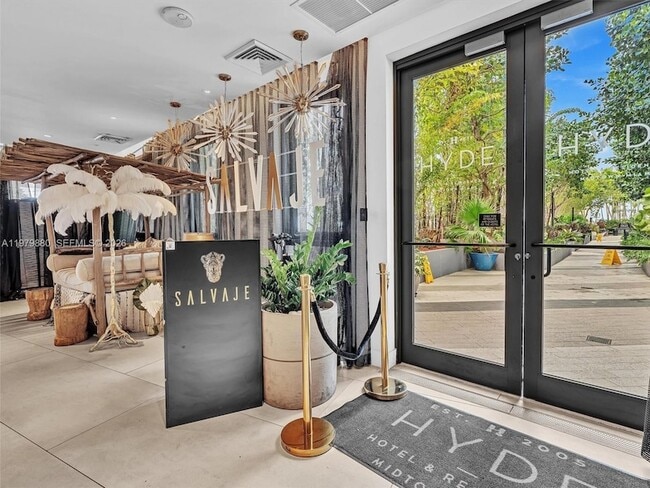 Building Photo - 121 NE 34th St