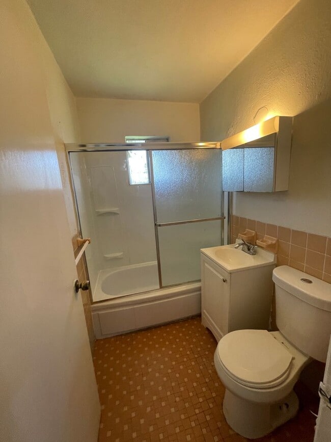 Building Photo - 1512 Wilson St