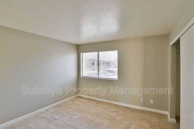 Building Photo - 1540 W Mercer Ln