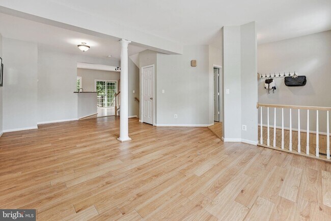 Building Photo - 4888 Ebb Tide Ct