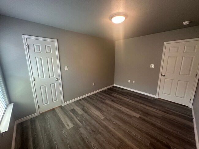 Building Photo - 3Bed/2Bath