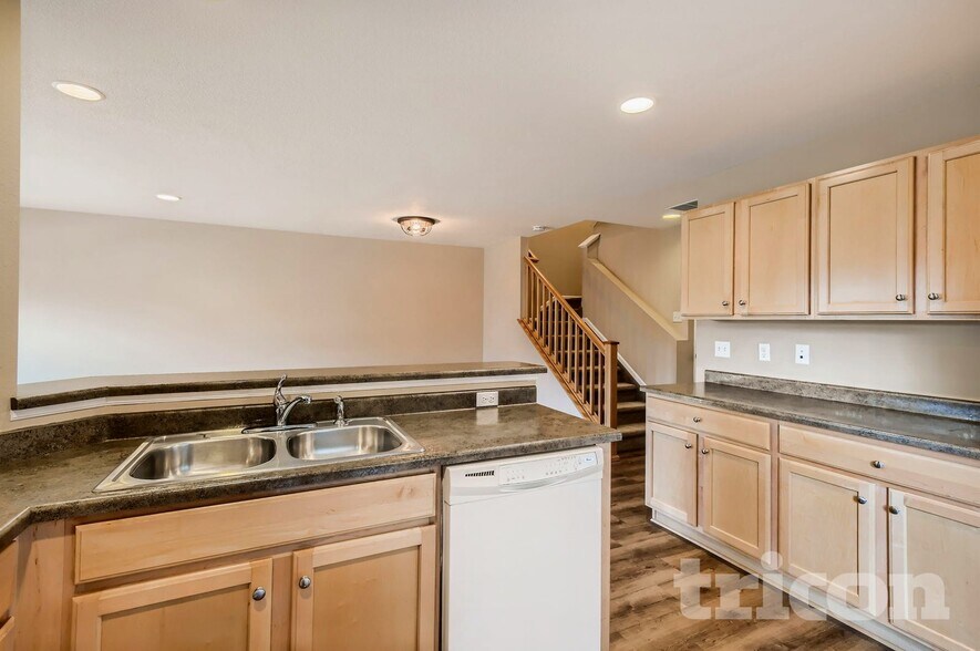 Building Photo - 2172 Willow Ct