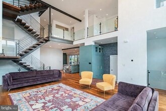 Building Photo - 815 S 20th St