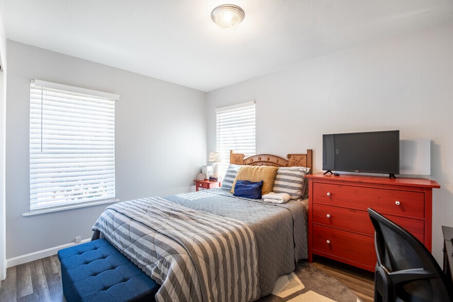 Bedroom #3 - 510 W Oak St