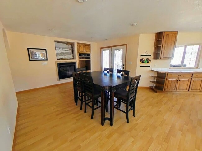 Building Photo - Beautiful Stand Alone Near Golf Course